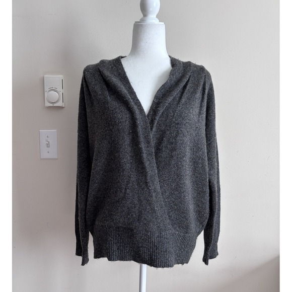 ASTR The Label Sweaters - ASTR the Label Womens Medium Wool Blend Sweater Deep V Neck Gray Casual Cozy